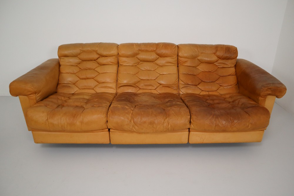 Strong Patinated Cognac Leather 3 Seat Sofa By Robert Haussmann for De Sede DS-P 1960s Mid-20th century