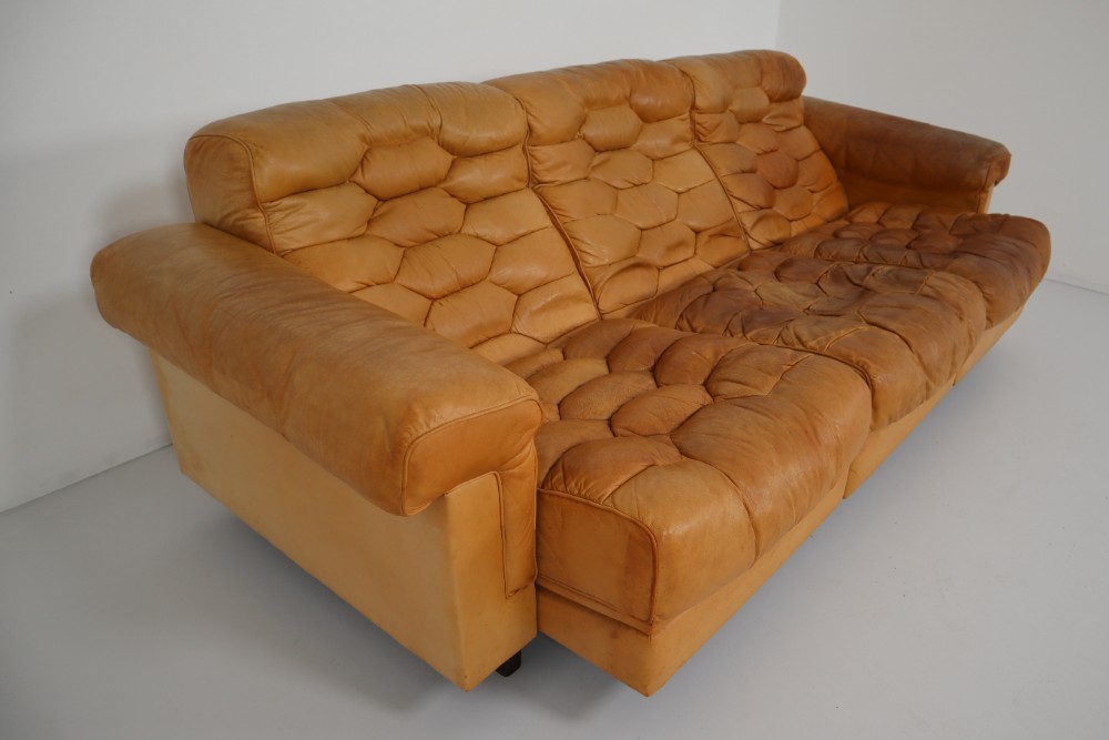 Strong Patinated Cognac Leather 3 Seat Sofa By Robert Haussmann for De Sede DS-P 1960s Mid-20th century
