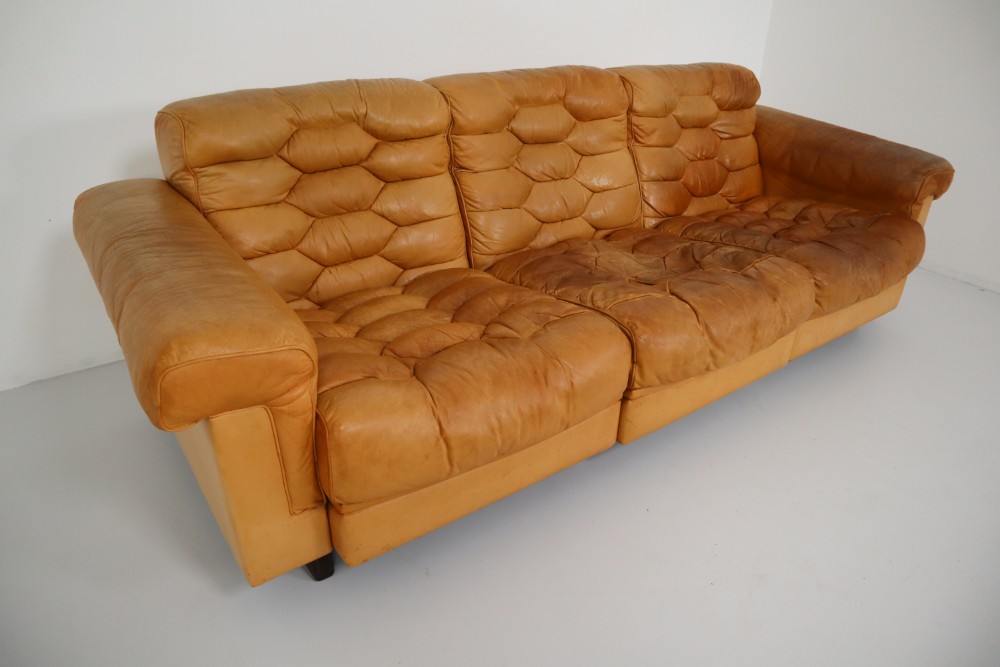 Strong Patinated Cognac Leather 3 Seat Sofa By Robert Haussmann for De Sede DS-P 1960s Mid-20th century