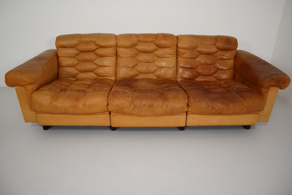 Strong Patinated Cognac Leather 3 Seat Sofa By Robert Haussmann for De Sede DS-P 1960s Mid-20th century