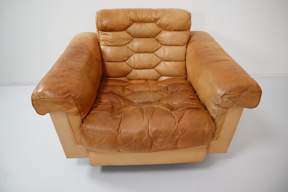 Strong Patinated Cognac Leather Armchair By Robert Haussmann for De Sede DS-P 1960s Mid-20th century