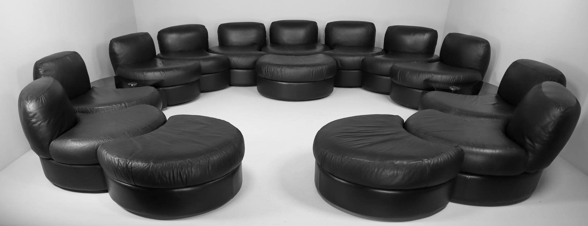 Tecnosalotto Montavo Modular 14 seat Sofa/set in Black Leather Italy 1970 Mid-20th century