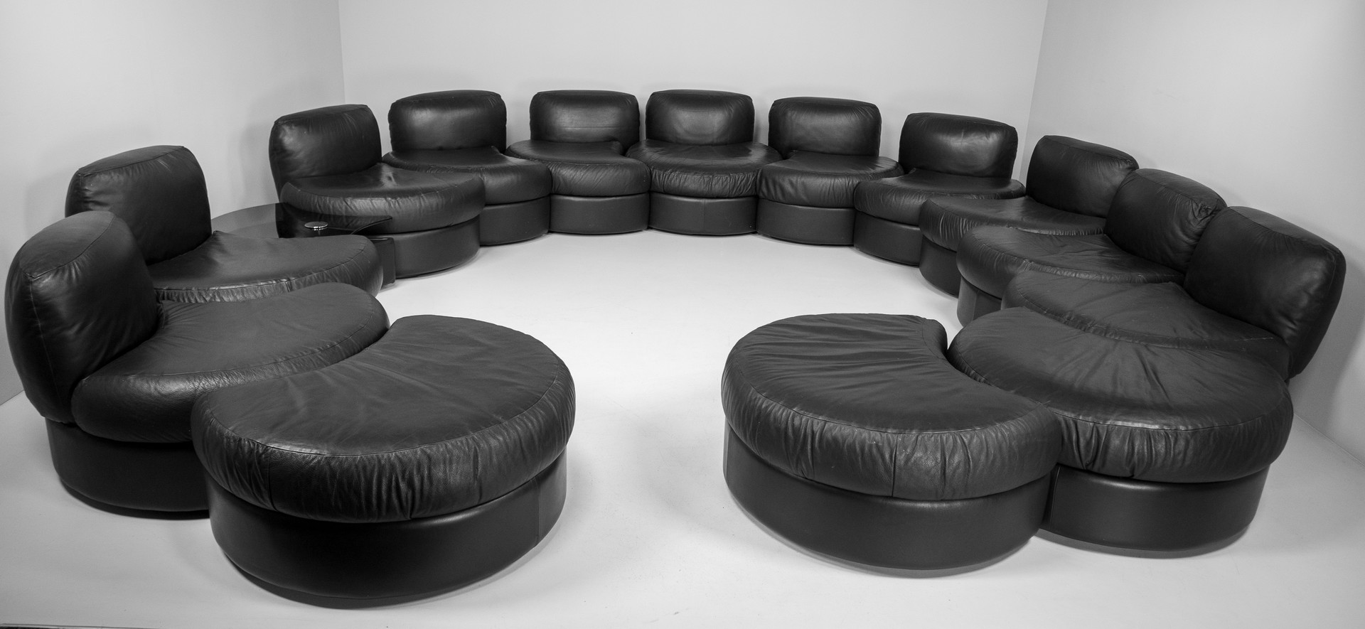 Tecnosalotto Montavo Modular 14 seat Sofa/set in Black Leather Italy 1970 Mid-20th century
