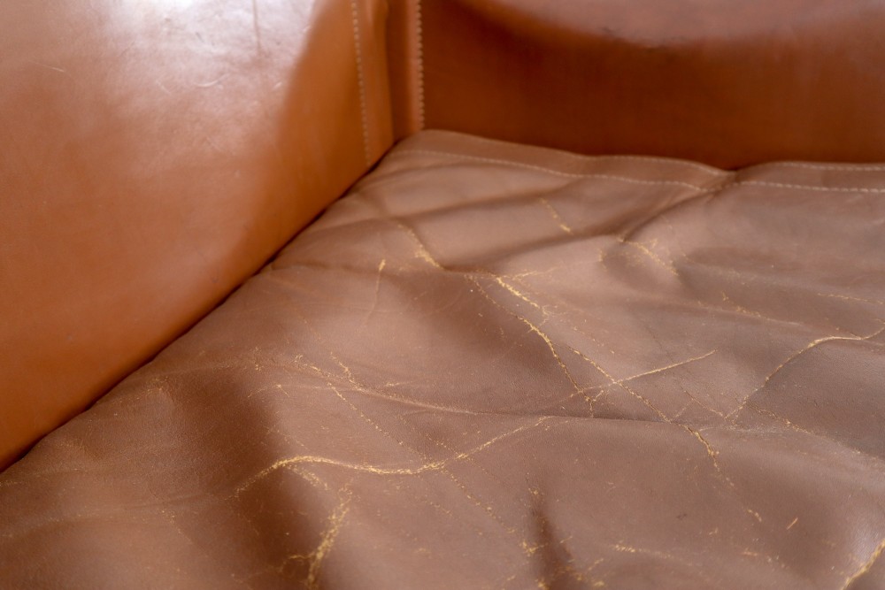 Tito Agnoli Pair of 'Korium' Chairs in Patinated Cognac Leather, Italy, 1970s