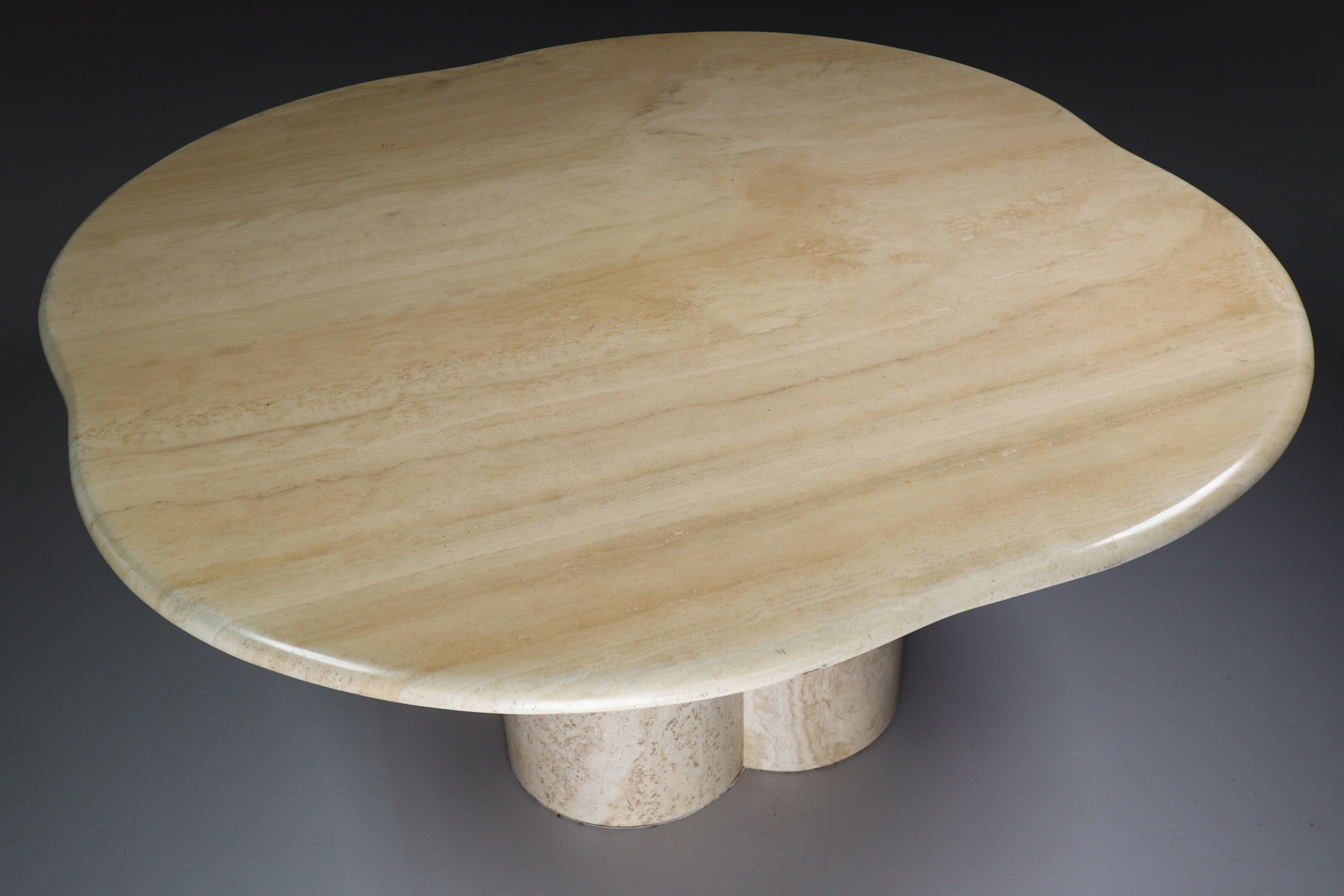 Travertine Coffee Table with Floral Shaped Top and base Italy 1970s Mid-20th century