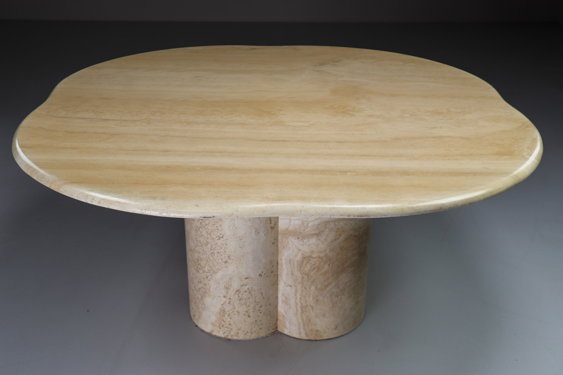 Travertine Coffee Table with Floral Shaped Top and base Italy 1970s Mid-20th century