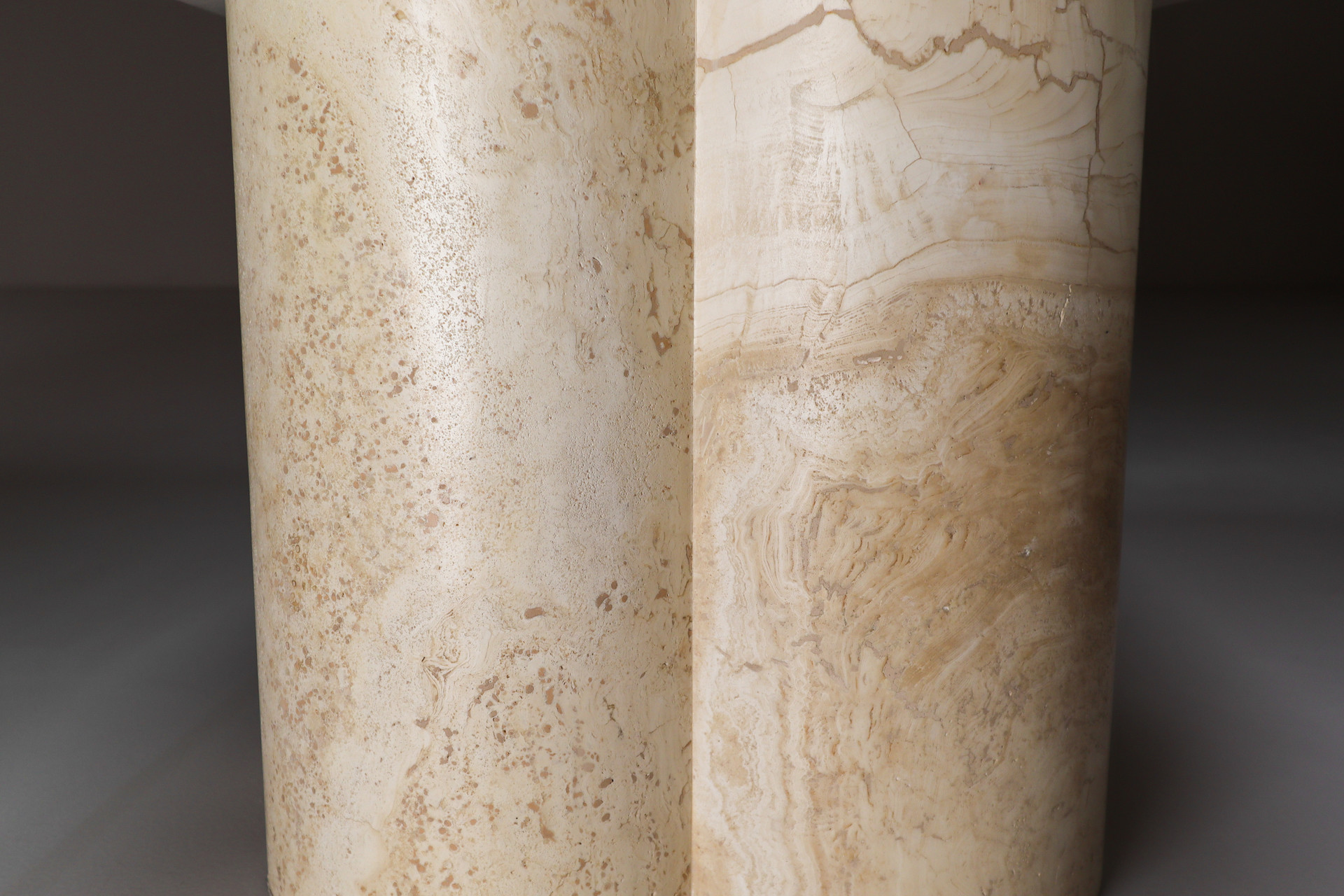 Travertine Coffee Table with Floral Shaped Top and base Italy 1970s Mid-20th century