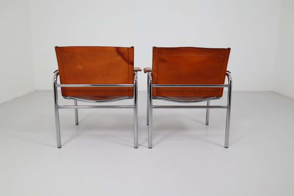  Two Midcentury Tubular Armchairs in Patinated Cognac Leather, France, 1960s Mid-20th century