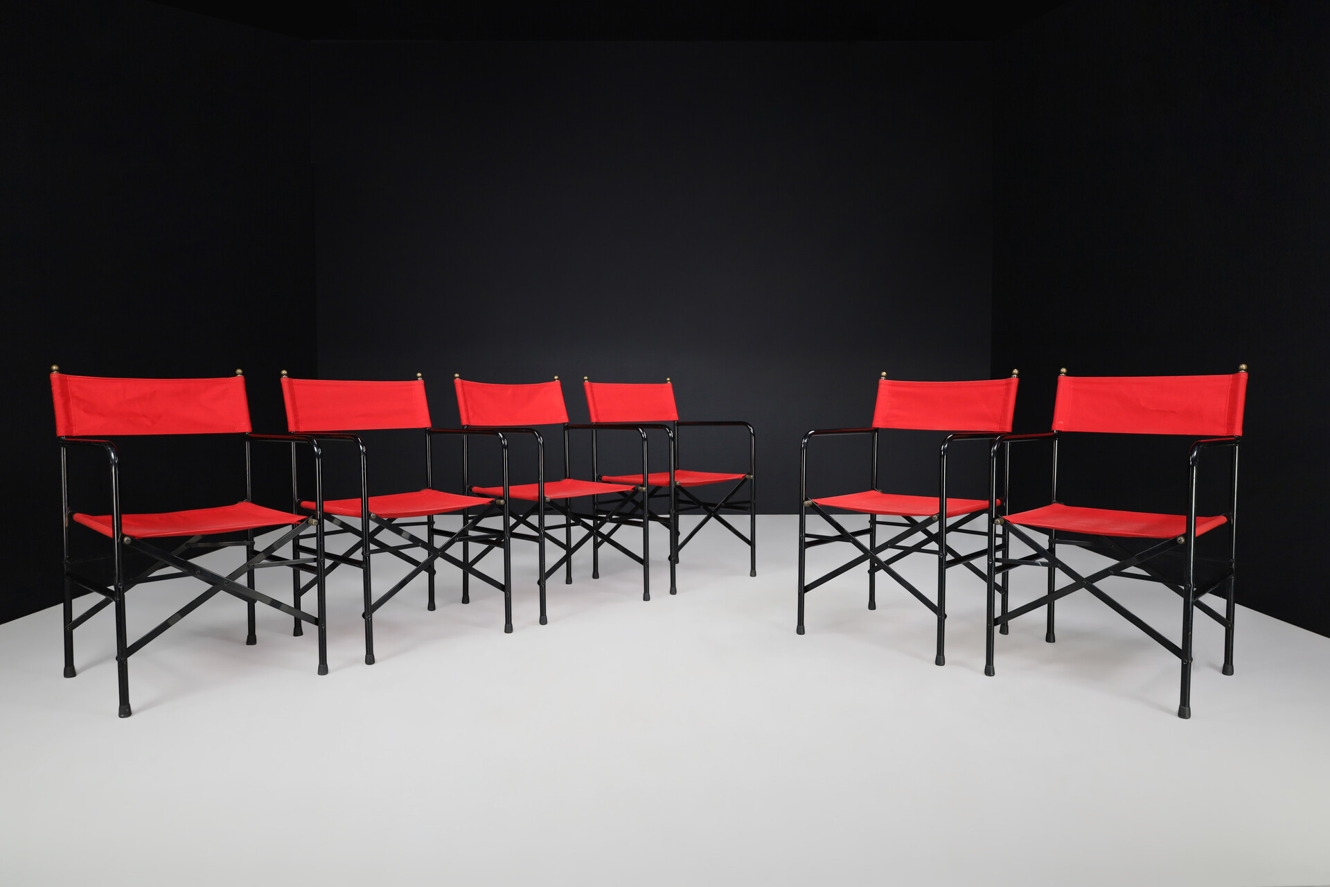 Vintage Director’s Folding Chair in lacquered steel frame, brass, red canvas seat 1980s Mid-20th century