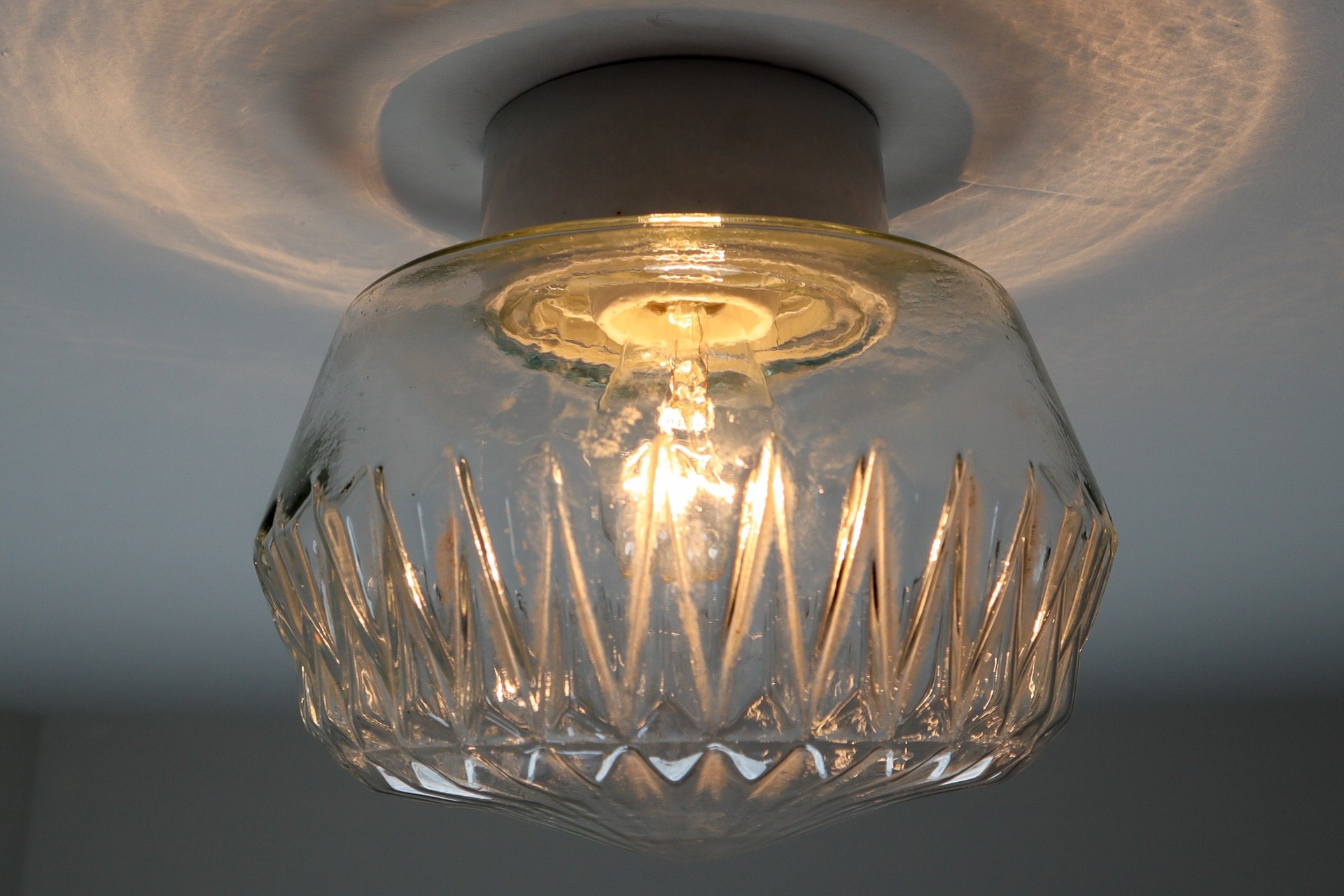  Vintage Wall/ceiling Lights with Clear Structured Glass Porcelain Base Mid-20th century