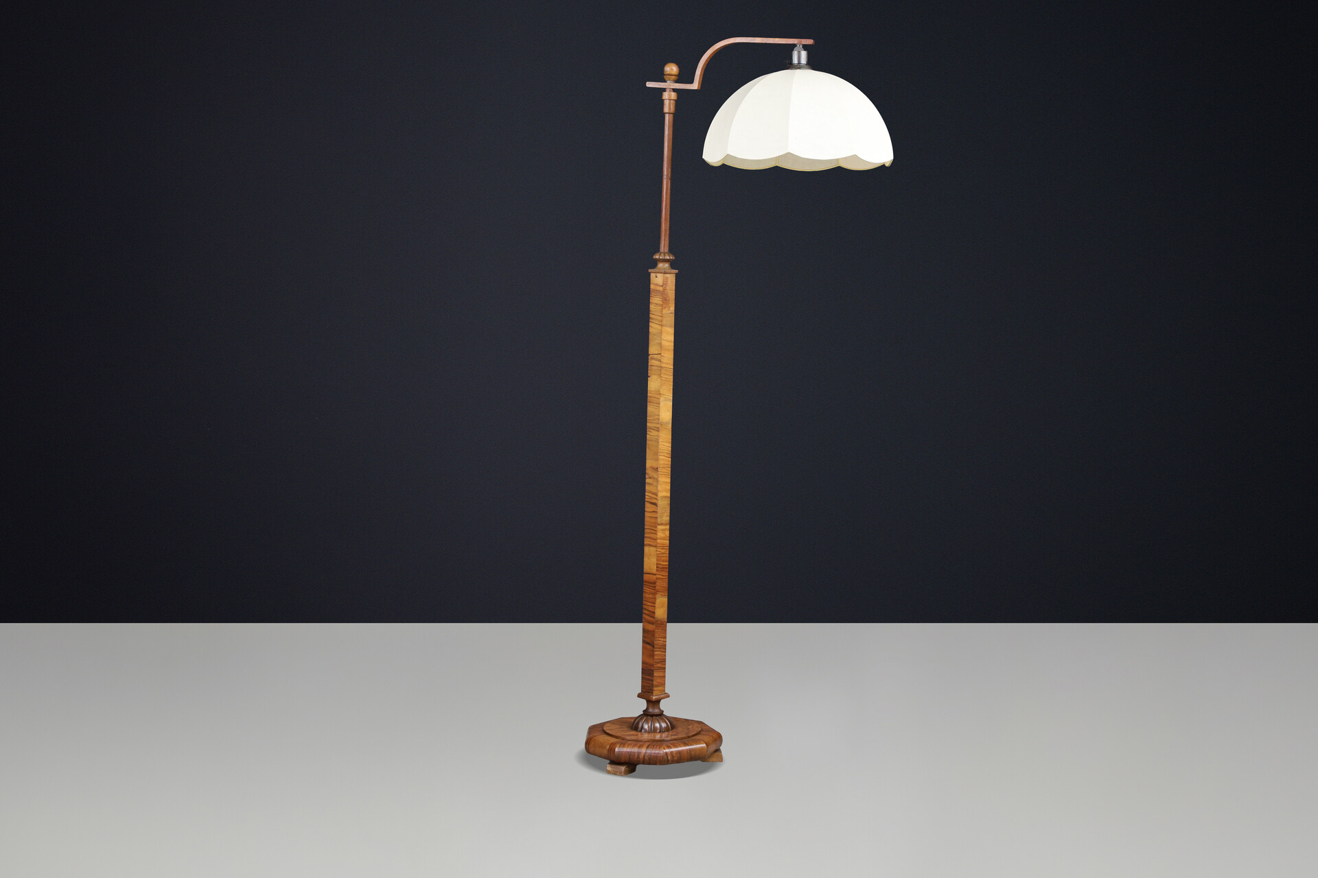 Walnut Art Deco Floorlamp Praque 1920 Early-20th century