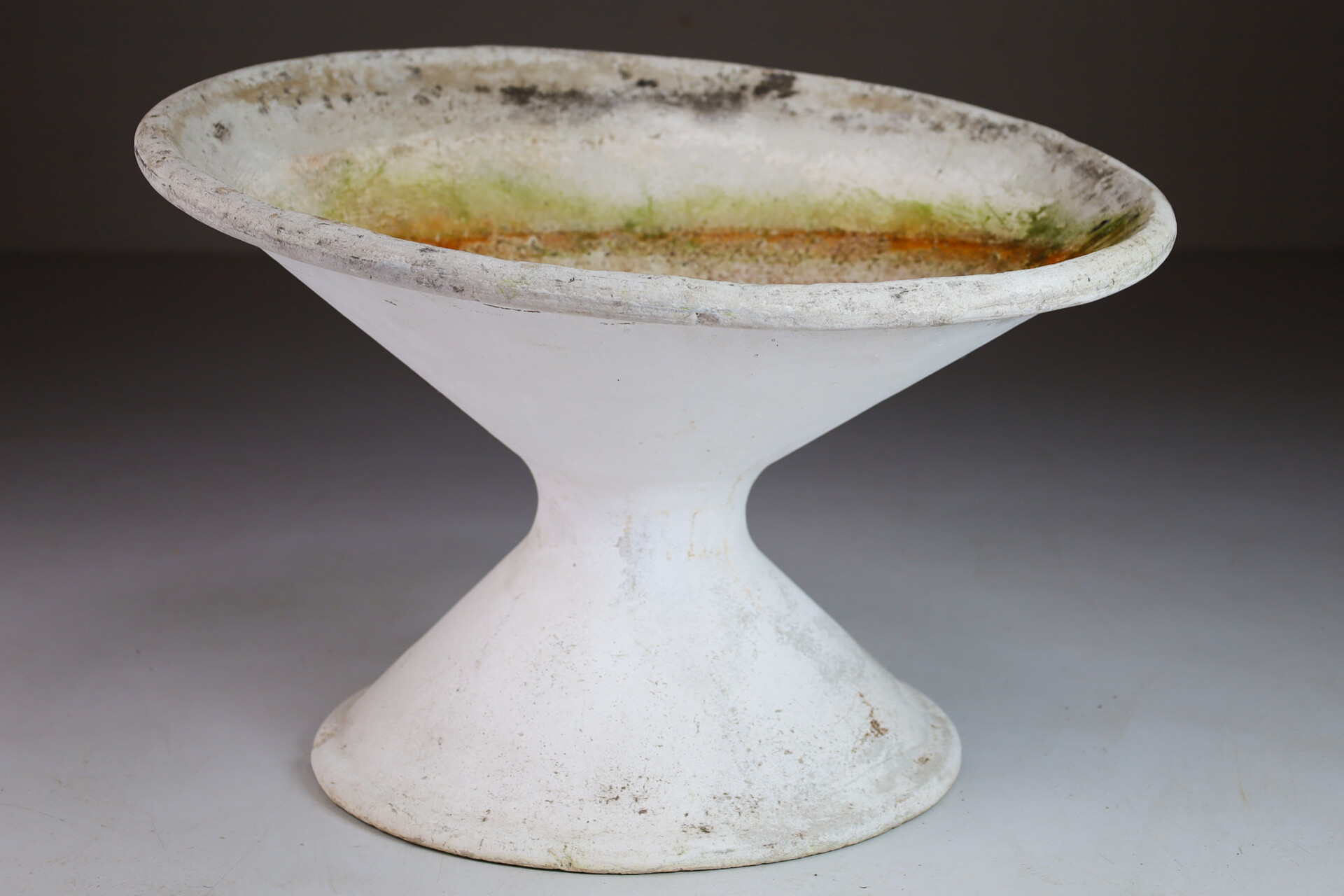 Willy Guhl (tilted model) Planter, Switserland 1970 