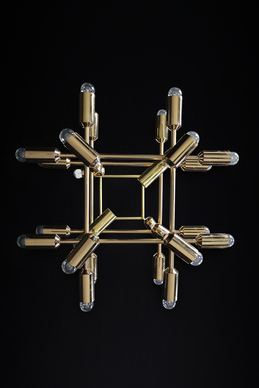 Xl Mid-Century Brass Chandelier with 40 lights, Switzerland 1960s. Mid-20th century