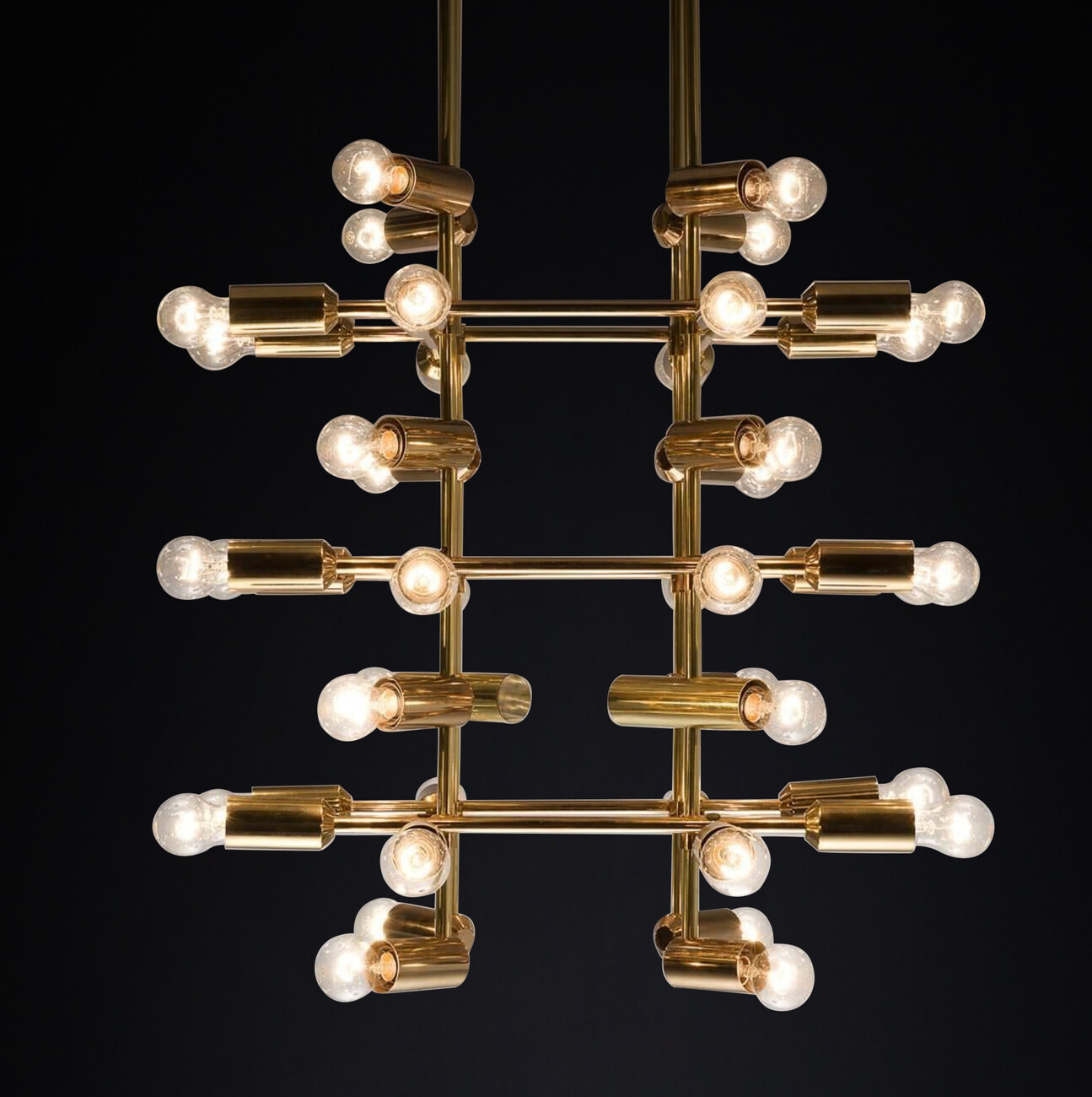 Xl Mid-Century Brass Chandelier with 40 lights, Switzerland 1960s. Mid-20th century